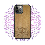 Custodia per telefono in legno con incisione con fiore di loto