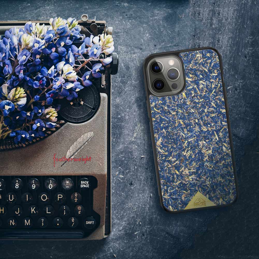 iPhone 12 Pro Bio-Hülle mit Kornblume in Blau