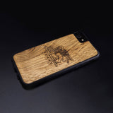 Étui de téléphone en bois de chêne de Venise avec gravure de lion